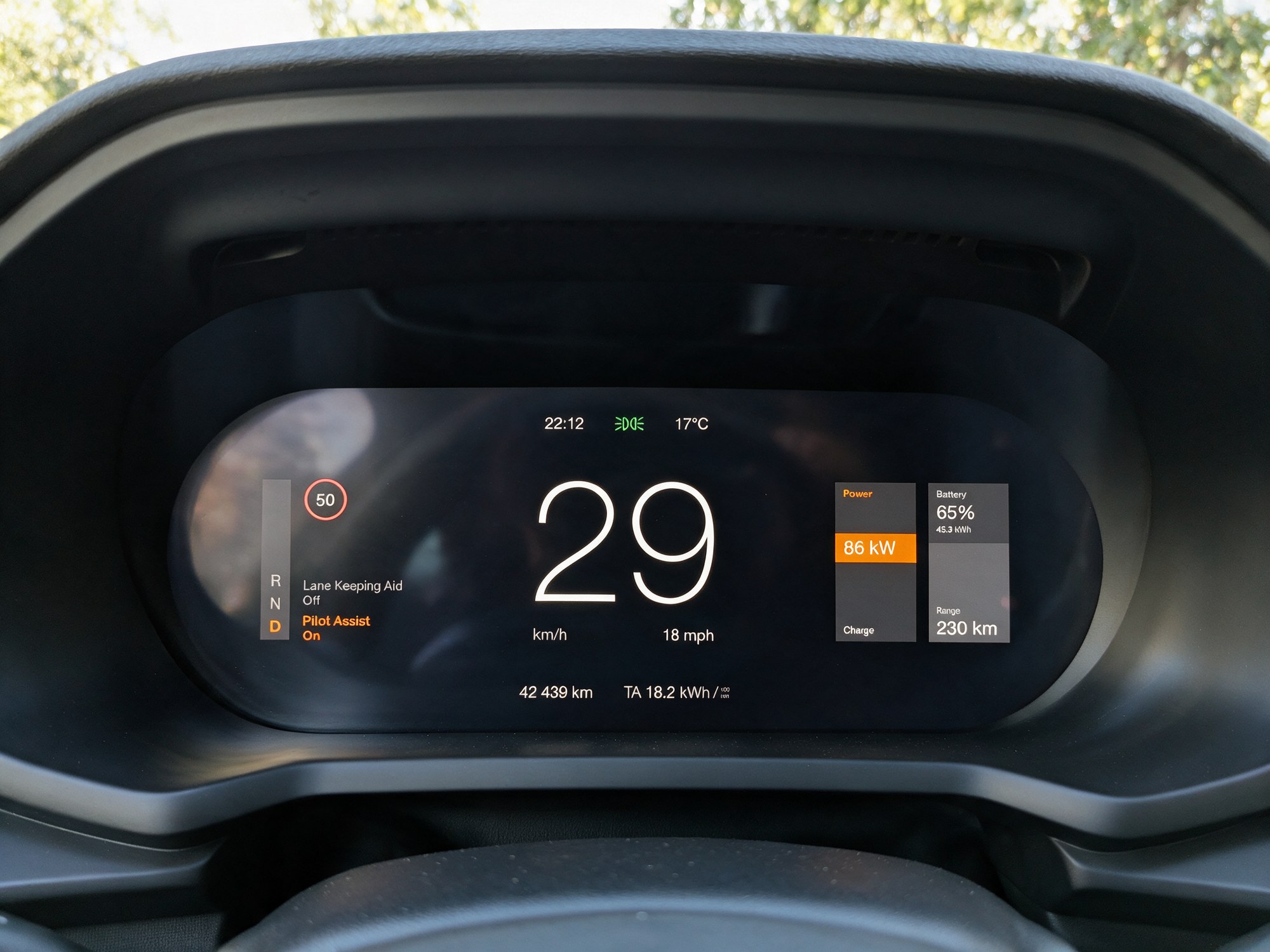 The proposed version in a frontal view of the screen, in daylight